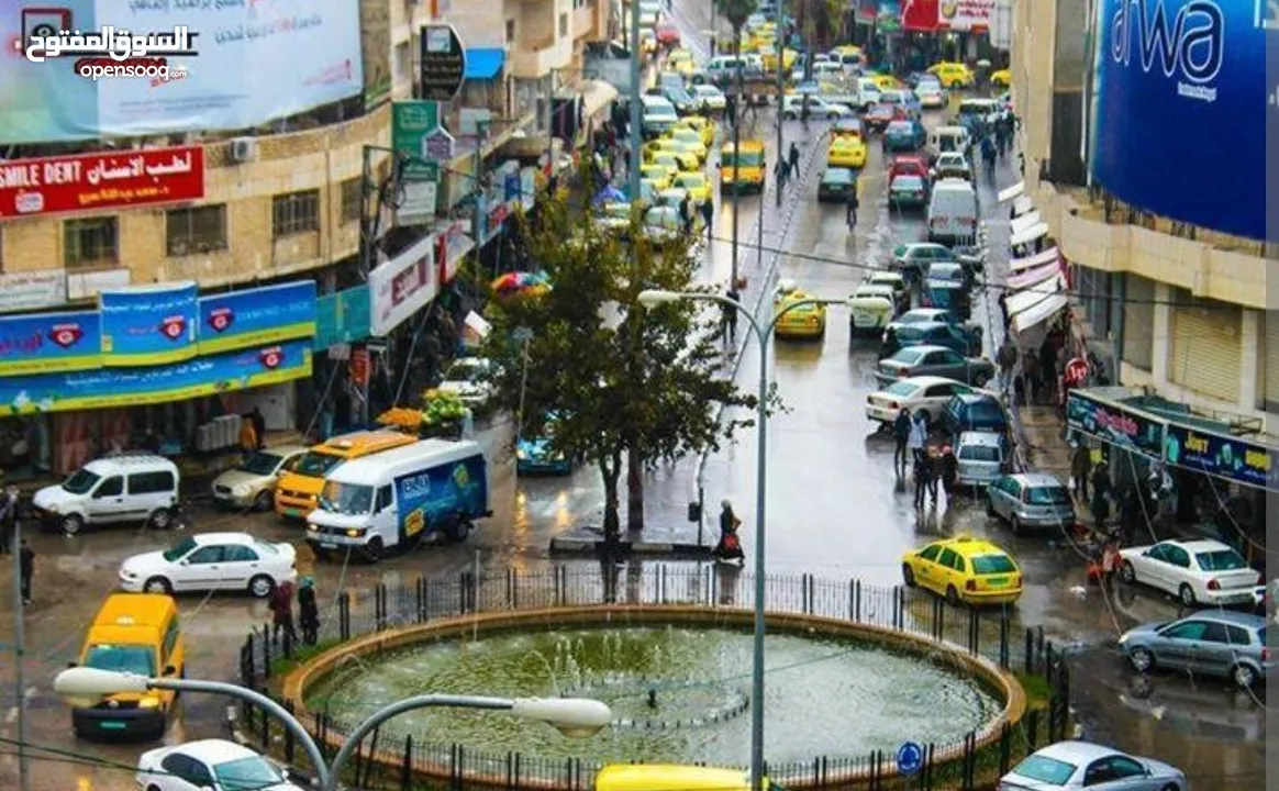 (محل تجاري للبيع خلو )مع سدة كاملة على طول المحل