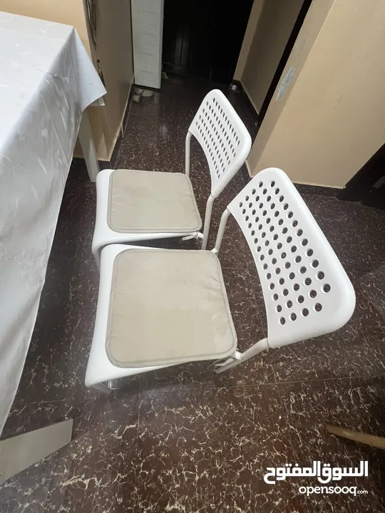 Dinning table with 4 chairs