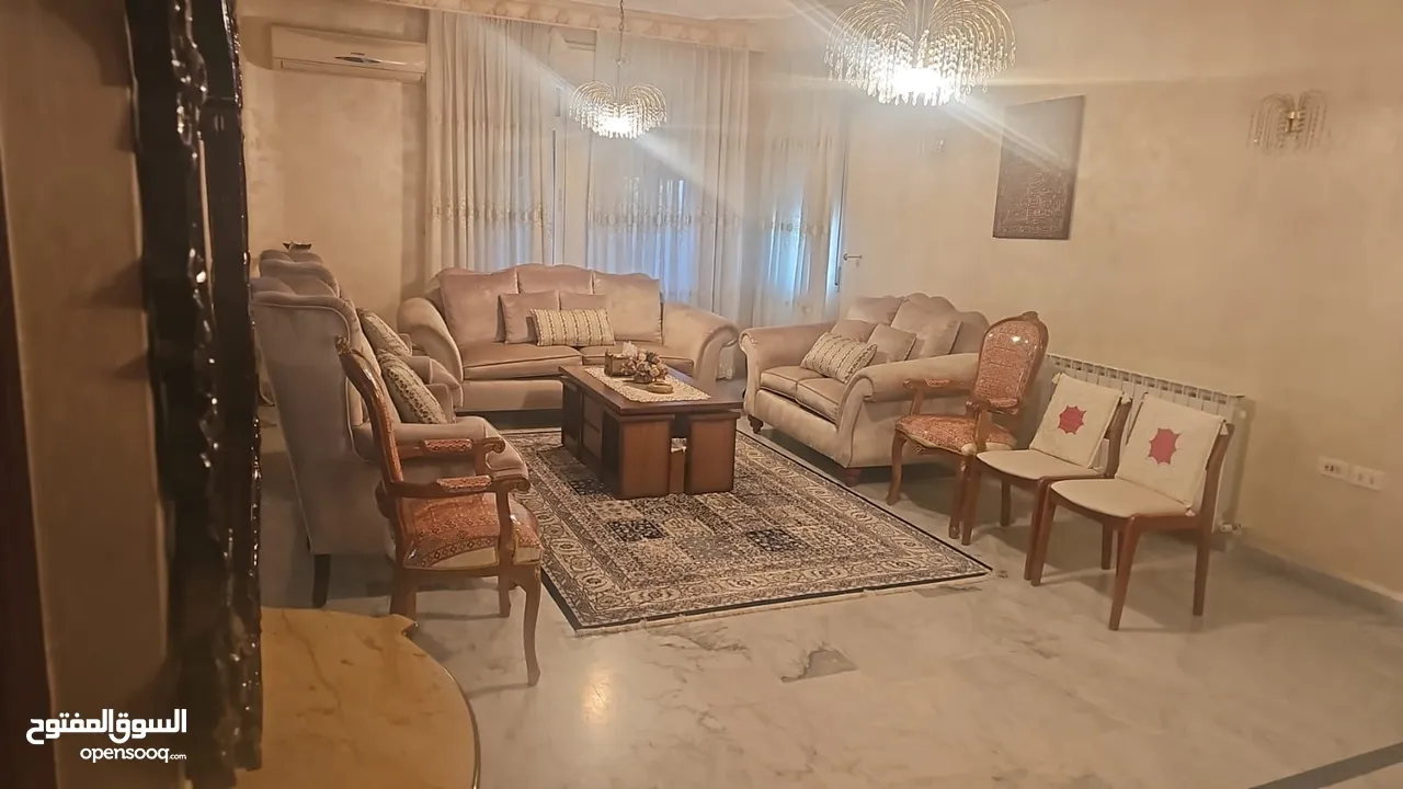 فيلا فاخرة للبيع في الجندويل