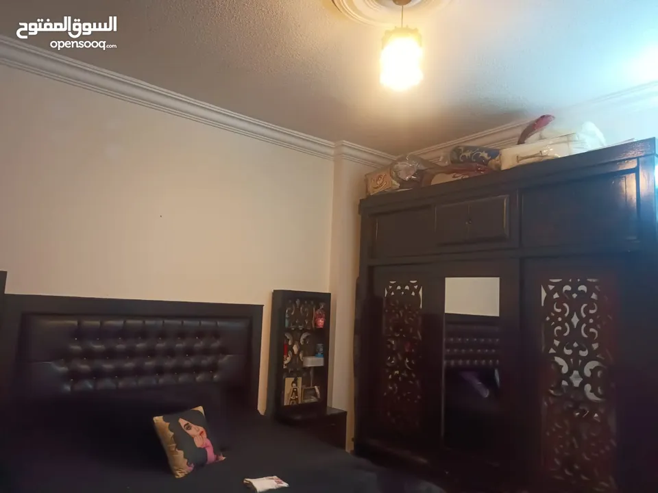 غرفة نوم مستعملة للبيع
