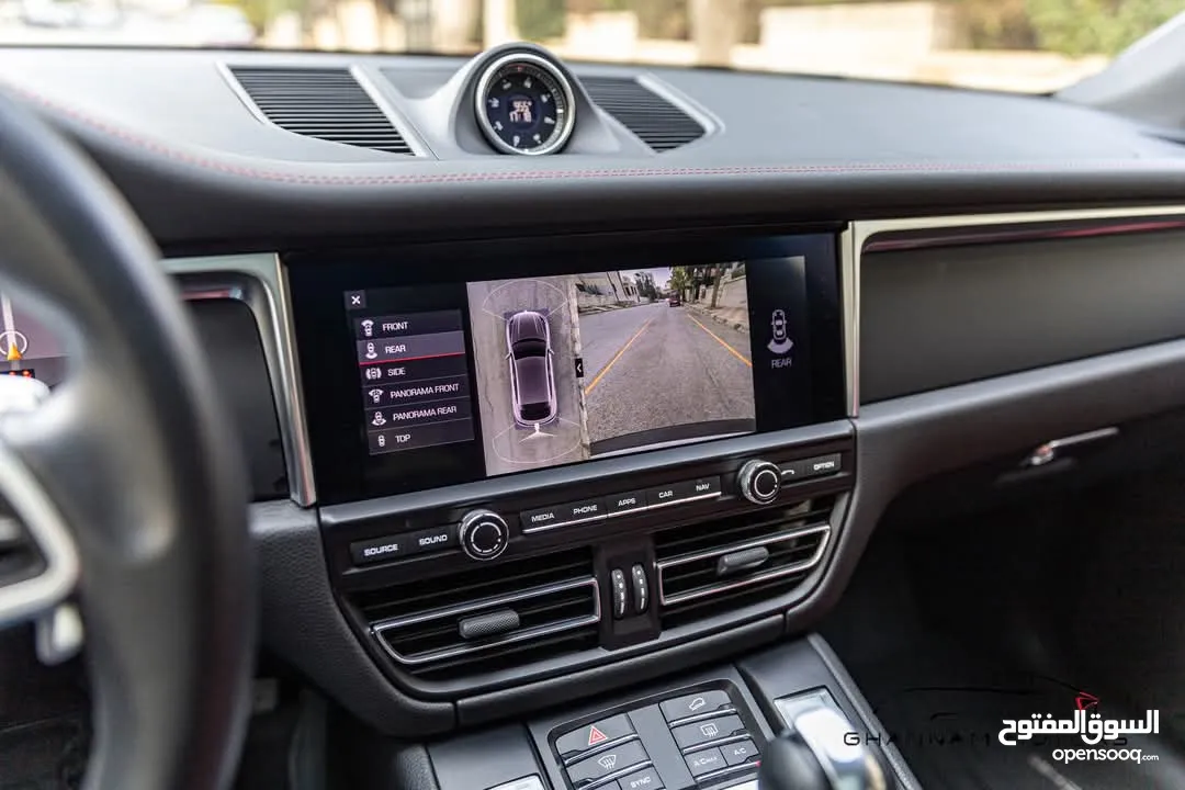 Porsche Mecan 2.0L Turbo وارد وكالة نقل