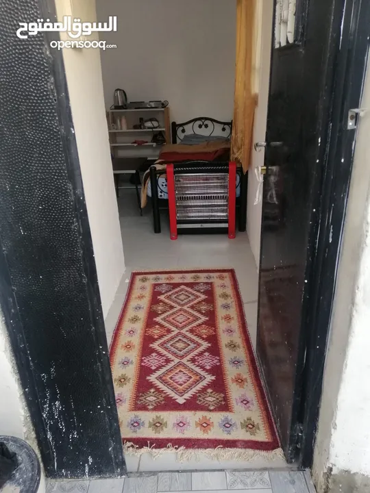 استديو مفروش للايجار قريب من المعابر والجامعات