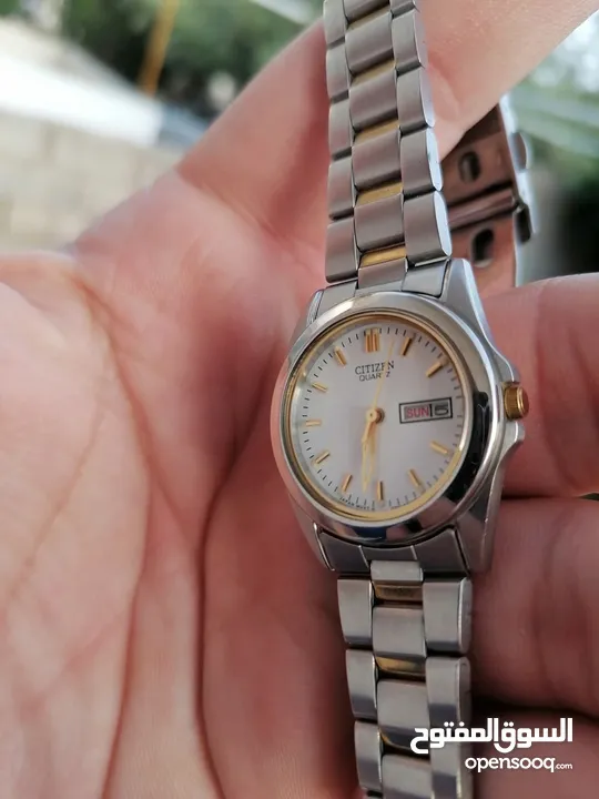 ساعات للبيع بسعر كثير مغري