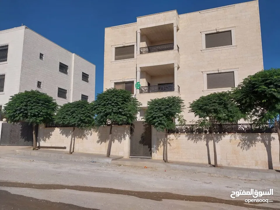 منزل للبيع ثلاث طوابق جديد منطقة البيضاء