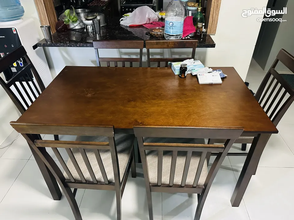 DINNING TABLE 6 SEATER