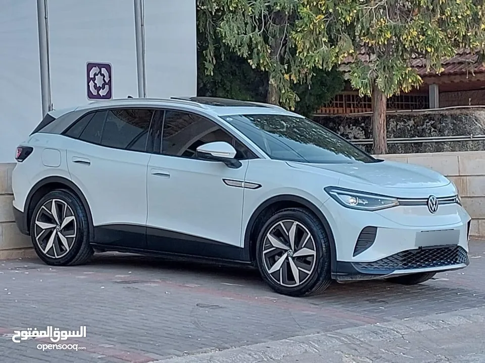فولكسفاغن ID4  بيور بلس 2022 / قطعت 27 فقط/ فحص كاامل
