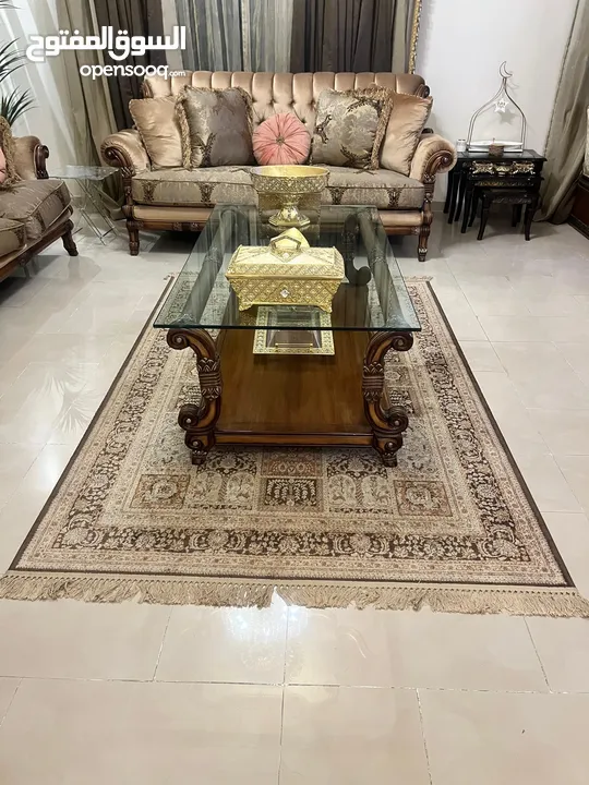 سجاد مستعمل اللون بيج للبيع بحاله جيده