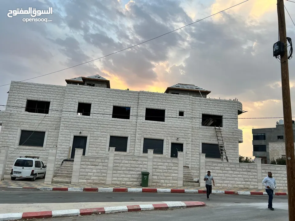 أسقف قرميد أوروبيه فاخره تضيف لبيتك حمايه مضمونه اناقة استثنائيه عزل حراري ألوان عصريه تشطيب احترافي