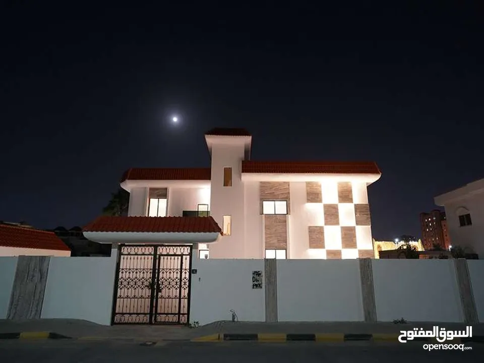 للبيع فيلا 7غرف.بمنطقه شرقان . لوكيشن مميز.مساحه واسعه .استلام فورى.