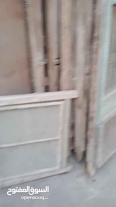 شبابيك قديمه طراز الأول على حطتهم