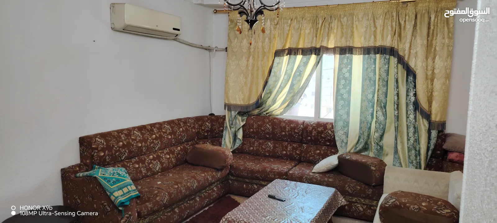 شقه طابق اول 82 م شارع الجامعه