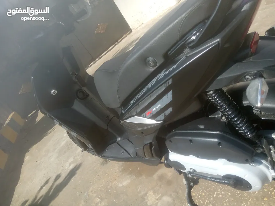 سكوتر للبيع بحالة الوكاله