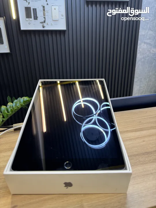 بحاله الوكاله = iPad 9  الجيل التاسع  64GB Wi-Fi