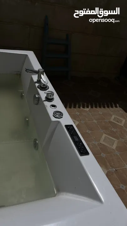 جاكوزيات بحالة الوكالة  للبيع بسعر جدا  مناسب