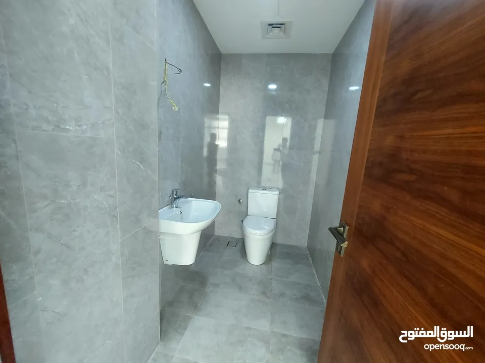 Showroom for Rent in Ghubrah REF:829R