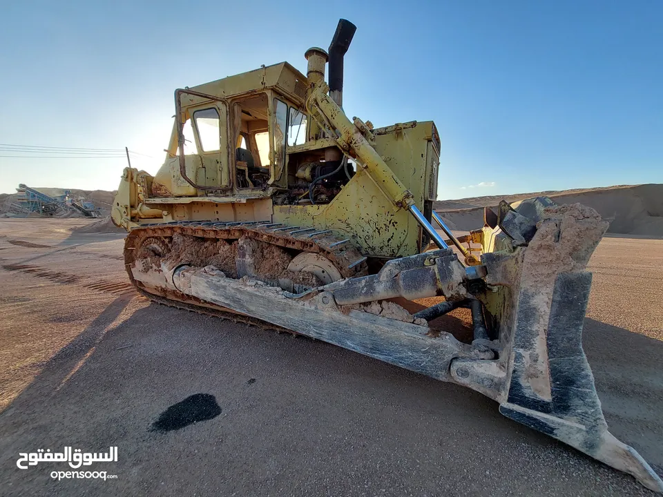 بلدوزر كوماتسو 355 شغال بحاله جيده