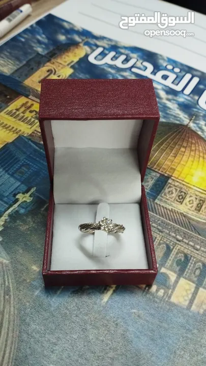 خاتم موزونايت عليه حجر الماس