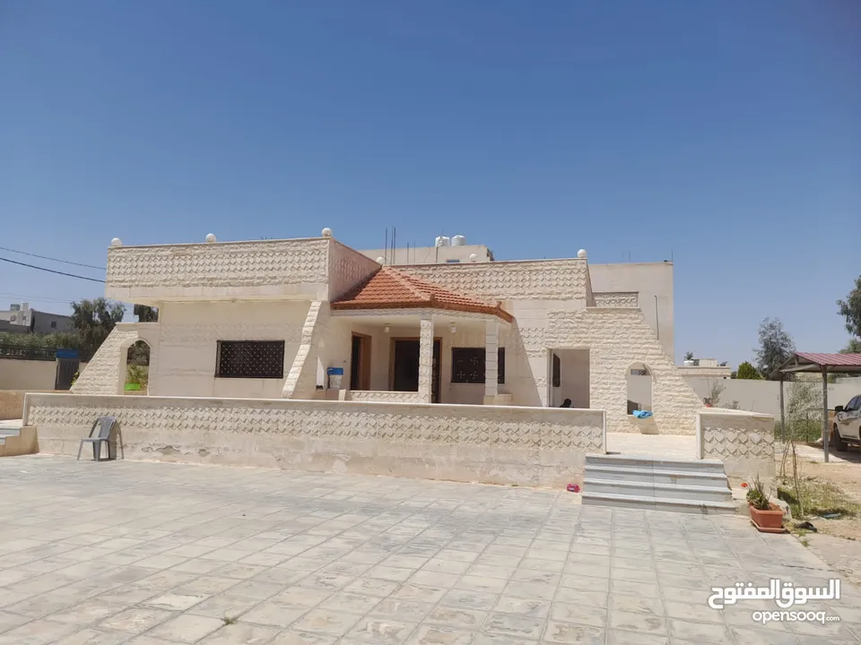بيت كبير عائلي مستقل البيت تبارك الرحمن عن قصر في المفرق الزعتري