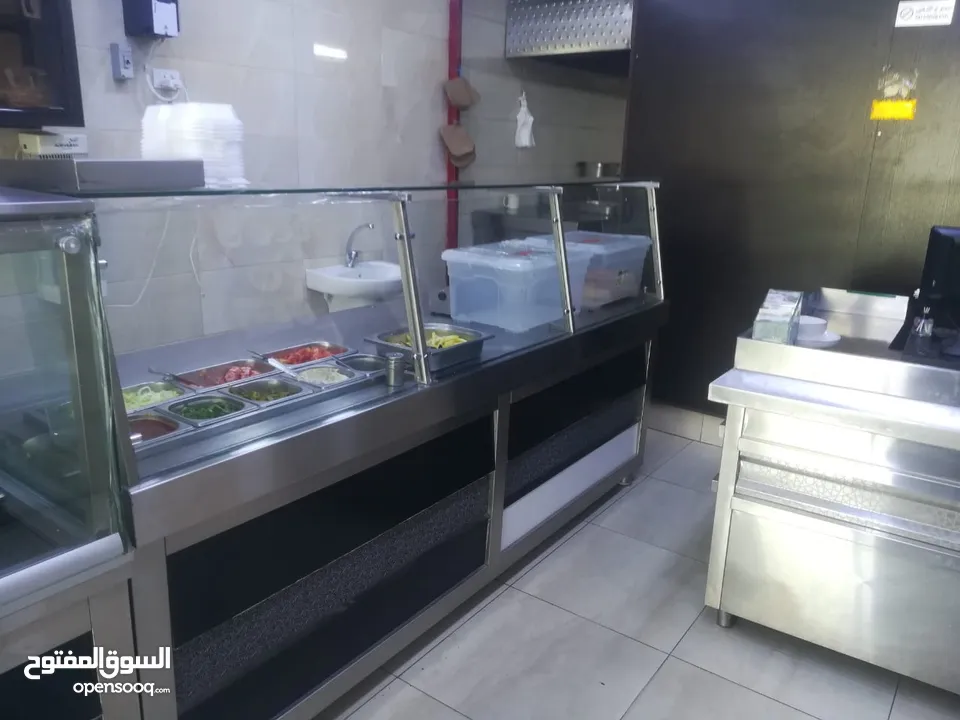 مطعم حمص و فول للبيع مجهز بالكامل.