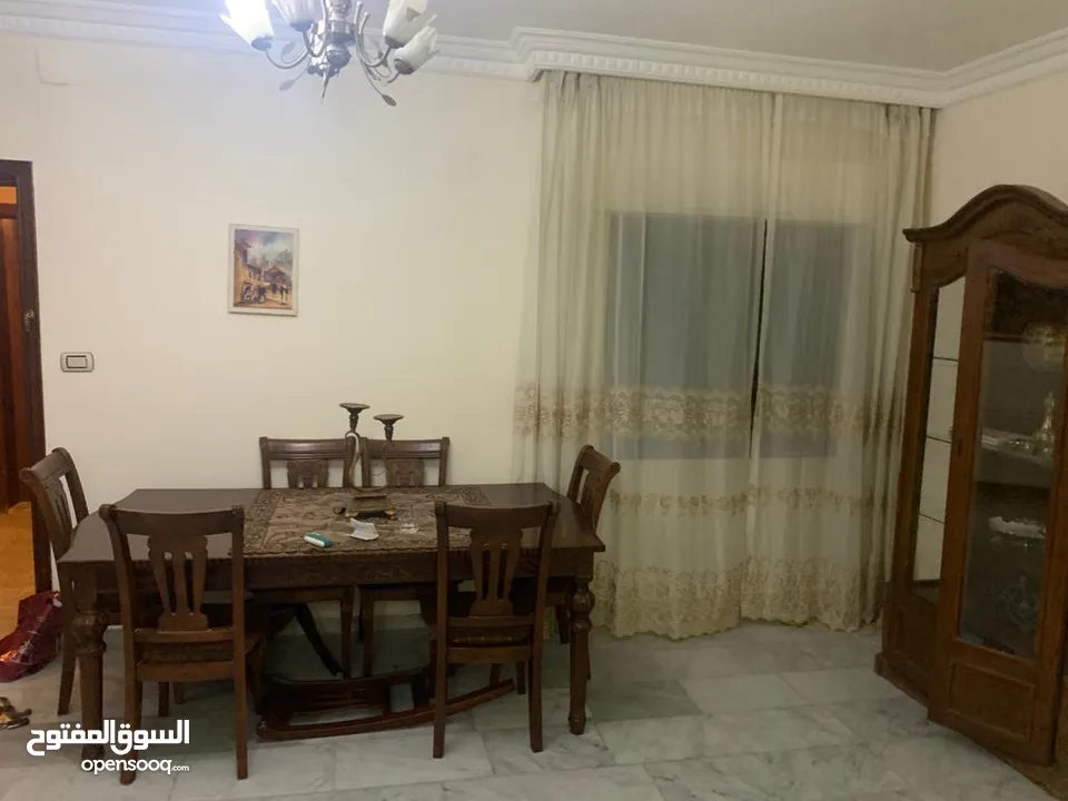 شقة مفروشة مميزة للبيع في الرابية  قرب شارع المدينة المنورة طابق ثاني 100م بسعر مغري
