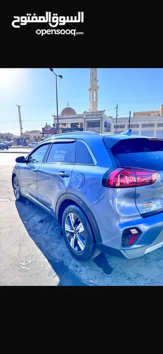 كيا نيرو موديل 2022 plug in لون بحري ميتاليك