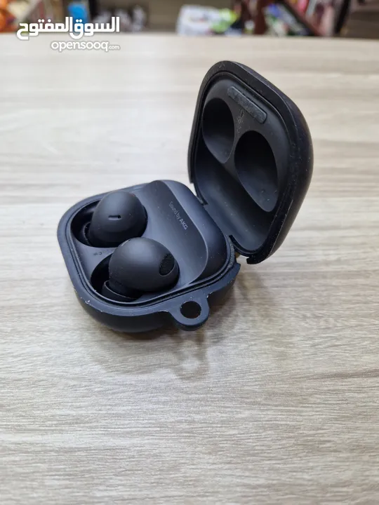 سماعة بلوتوث  مستعملة Galaxy Buds 2 pro.  اسود لون