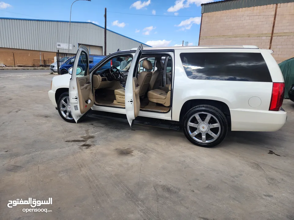 كاش أو اقساط من المالك كاديلاك اسكاليد 2011 VIP PLATINUM XL مميزه جدا 6.2cc