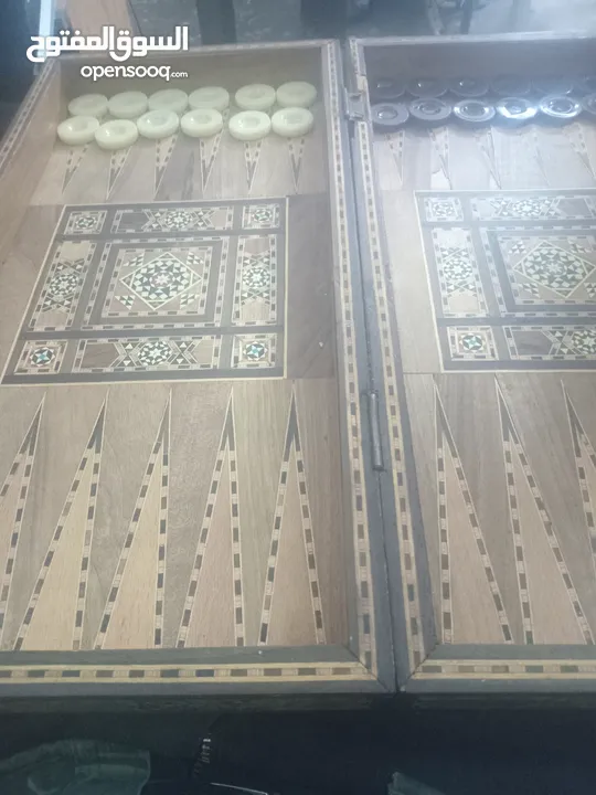 طاولة زهر تحفة للبيع مع شطرنج بنفس ا المستعجل
