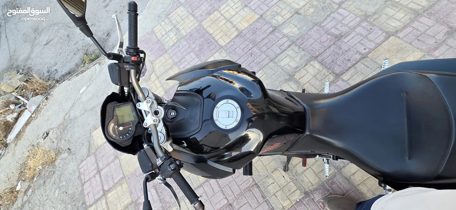 دراجة ابريليا 750 cc بحالة ممتازة 2016 ماشية 24000 فقط مالك ثاني صيانة دورية في الشركة 3200 دينار