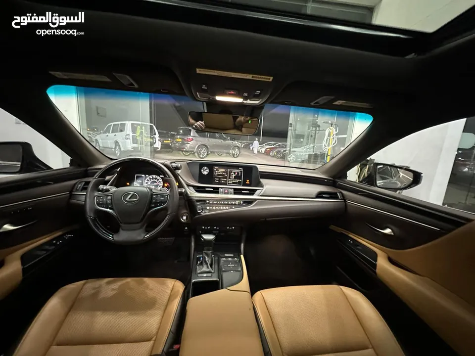 لكزس Es350 موديل 2020 بحادث بسيط