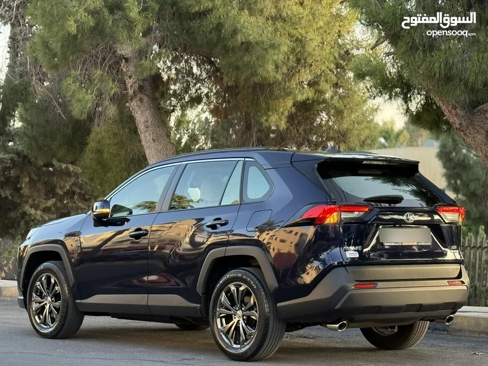 تويوتا راف فور 2022 نخب اوووول كلين تايتل عداد قليل فل كامل xle لون كحلي غرفه بيج جمرك حره جديد