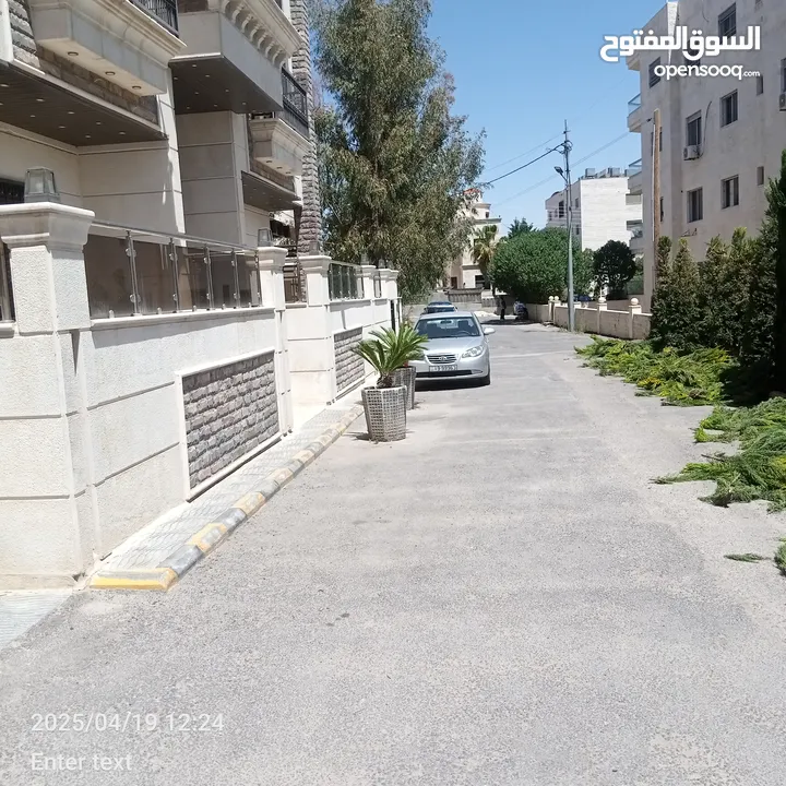شقة مميزة في ضاحية النخيل بسعر مميز مساحة 200م