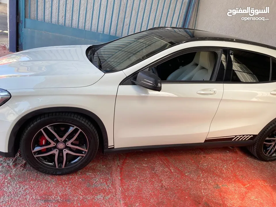 سيارة مرسيدس GLA 250 4MATIC للبيع