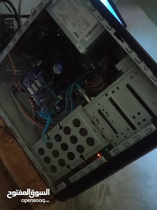 إعلان بيع جهاز كمبيوتر مكتبي  ع 100 واصل