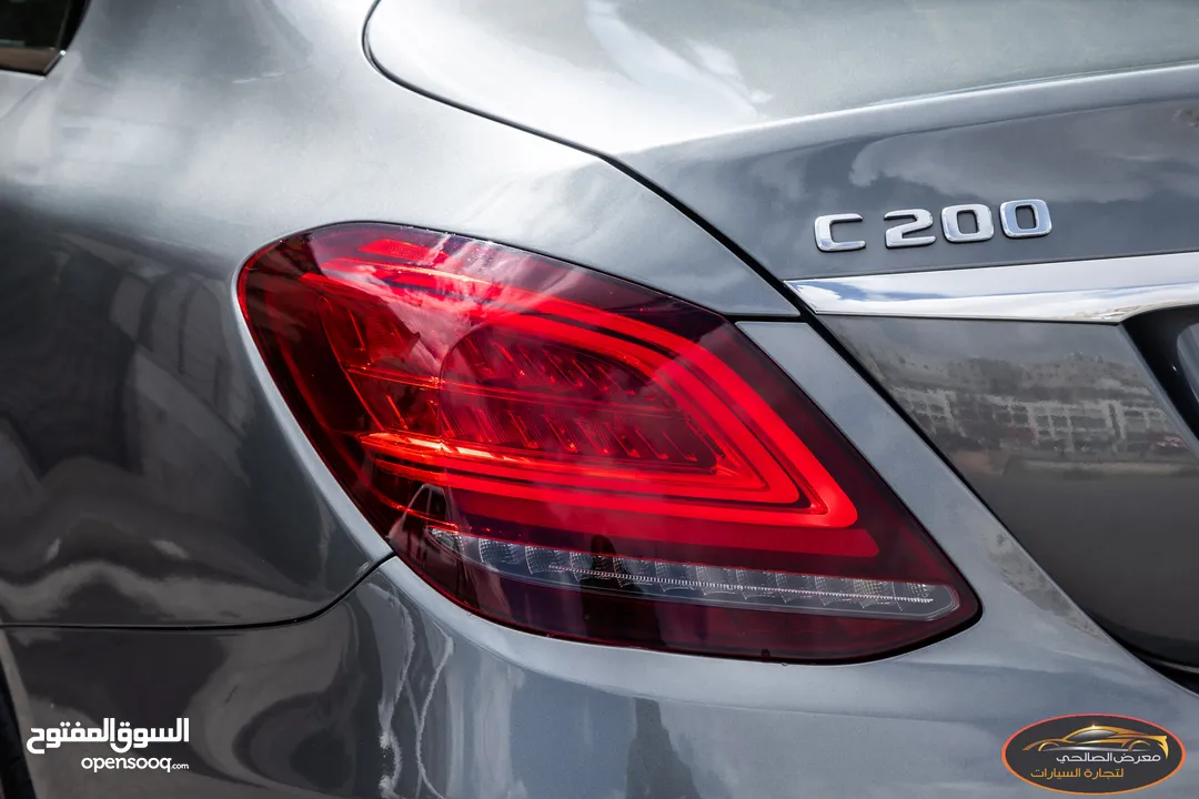 Mercedes C200 2019 Mild hybrid Amg kit Night Package   السيارة وارد الشركة و قطعت مسافة 83,000 كم