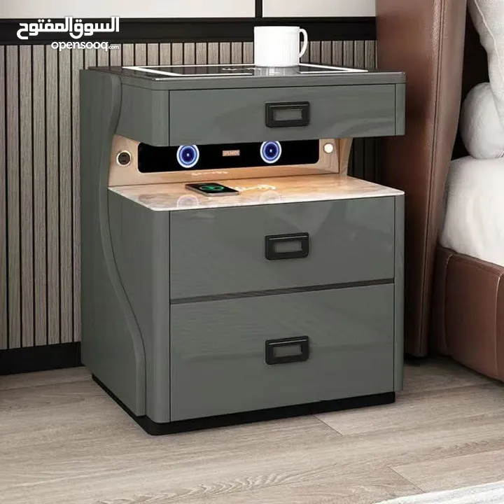 الكوميدينا الذكية مع الخزنة تصميم عصري + وظائف ذكية + أمان عالي مصنوعة من أجود أنواع الخشب .