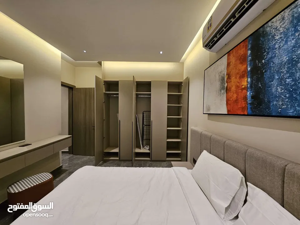 شقق سكنية فاخرة مفروشة بالكامل بإرقى الاثاث شاملة للماء والكهرباء . انترنت مجاني