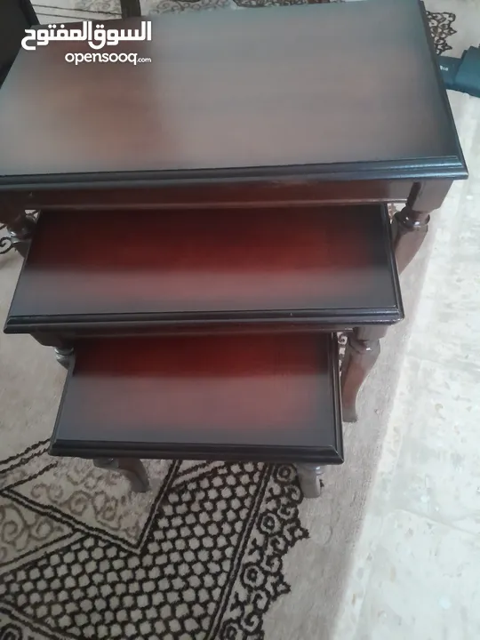 طاولات مساعدات