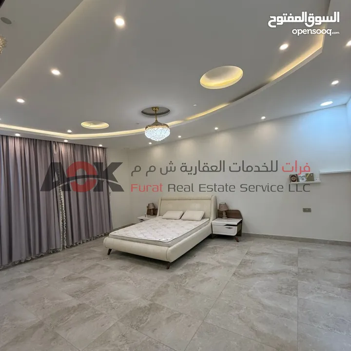 فيلا راقية للإيجار في المعبيلة  تتكون الفيلا من طابقين Luxury Villa for Rent in Al Maabilah South