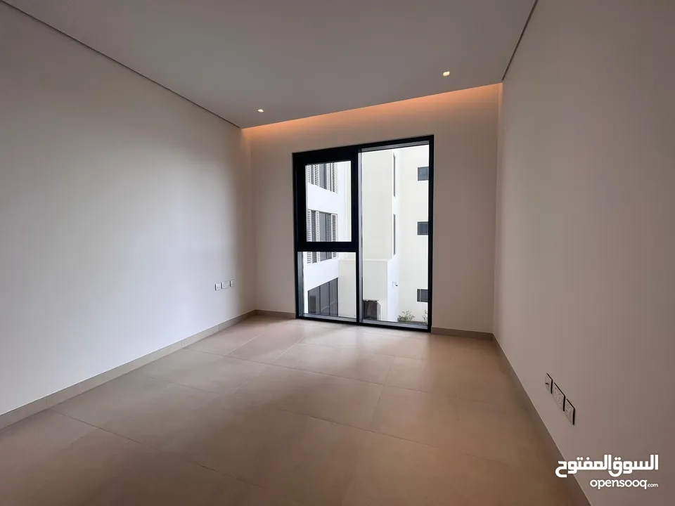 2 BR Modern Corner Apartment in Al Mouj for Sale