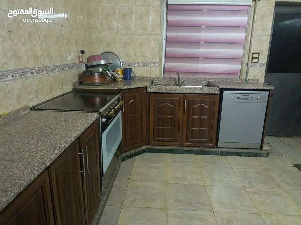بيت مستقل للبيع بسعر مغري كاش من المالك مباشرة