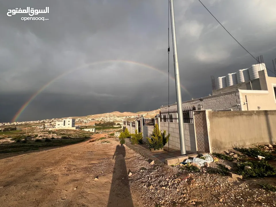 بيت مستقل في ارقى مناطق الزرقاء ضاحية البستان   واجهة حجر تشطيب سوبر ديلوكس مسطح البناء 170الارض500