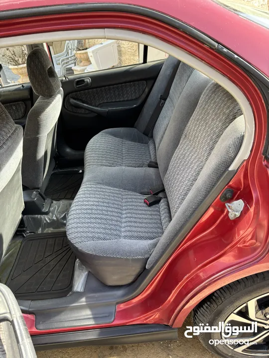 هوندا سيفيك تعتبر السياره في وضع جيد جدا من حيث حالتها القياديه  لا يوجد ضربات في الشصي