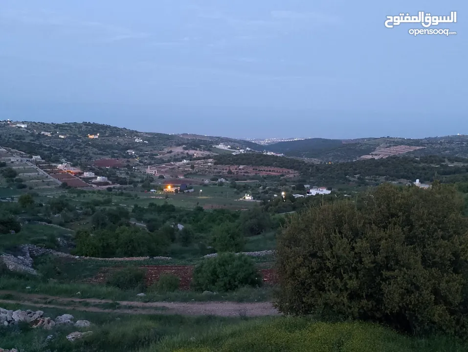 بيت عالعظم على قطعة ارض