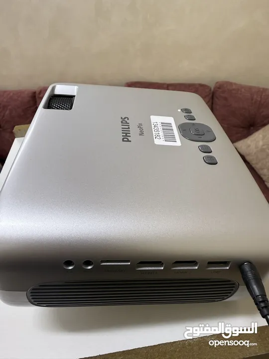 Philips home projector الك عرض من ماركة فيليبس ممتازة