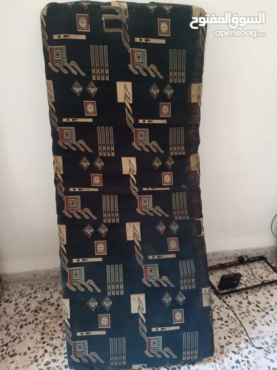 فرشات اسفنج مع وجه مستعمل بحاله جيده  كما بالصور عدد 4