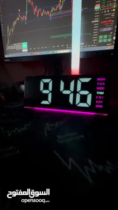 جهاز لابتوب hpمع شاشتين 168hz Lenovo مع طاولة gaming+كرسي gaming + اضاءة spotlight + جميع الملحقات