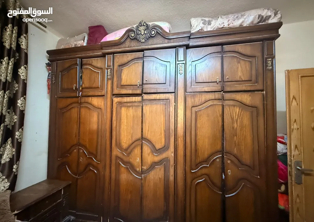 خزانة طابقين بحالة جيدة بسعر 70
