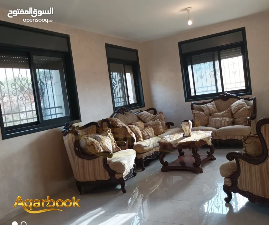 بيت مستقل مع مساحة خارجية للبيع رافات – قرب صيدلية يامن