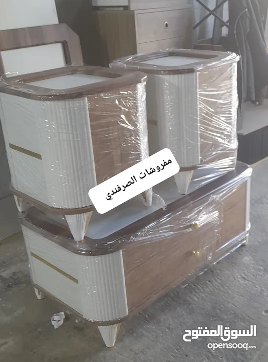 طاولات وسط خشب ودهان مكون من ثلاث قطع او حسب الطلب جميع احجام مع إمكانية تغير الون